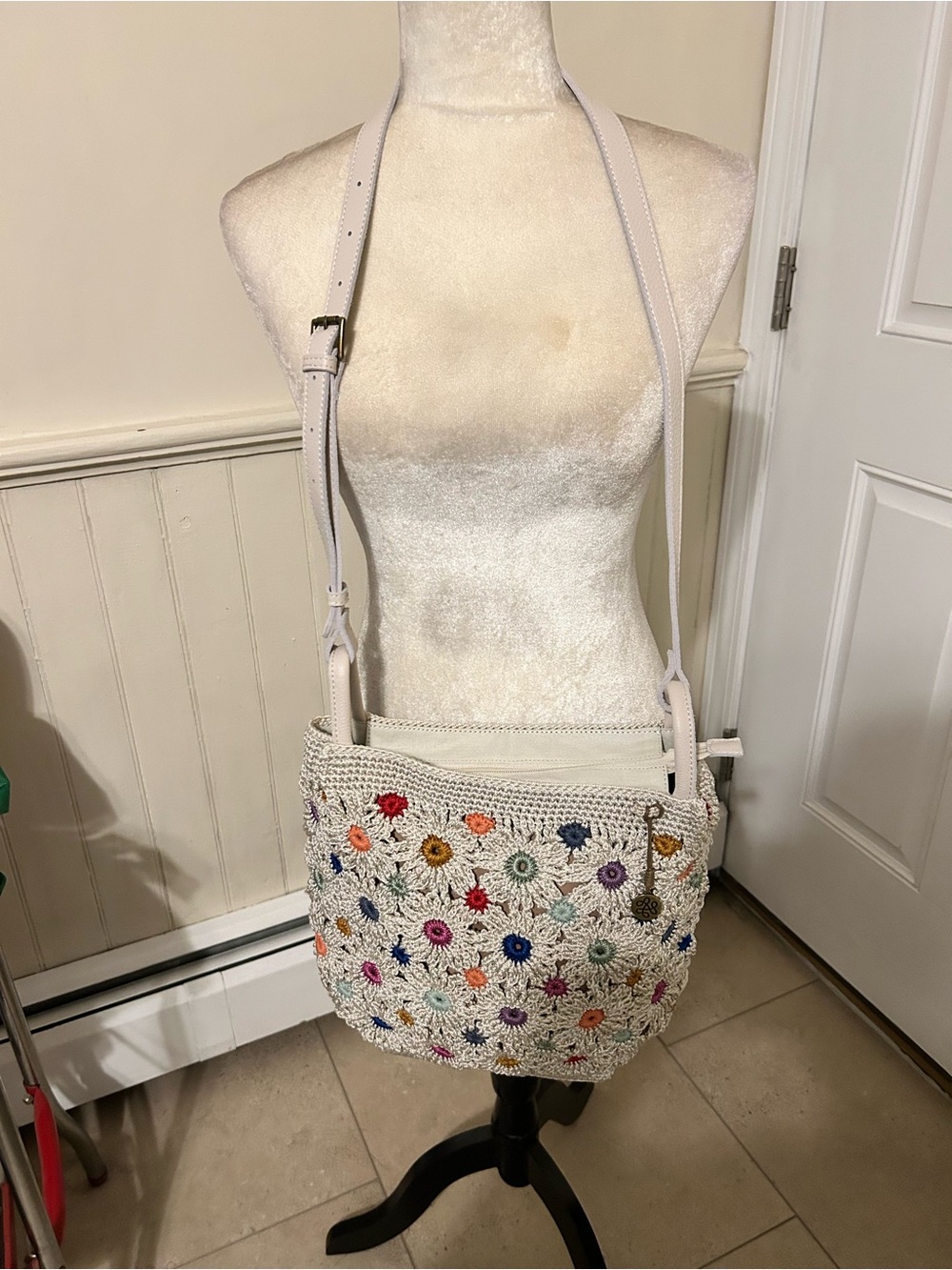 The Sak Los Feliz Tote Shoulder Bag Natural Multi Flowers NWOT